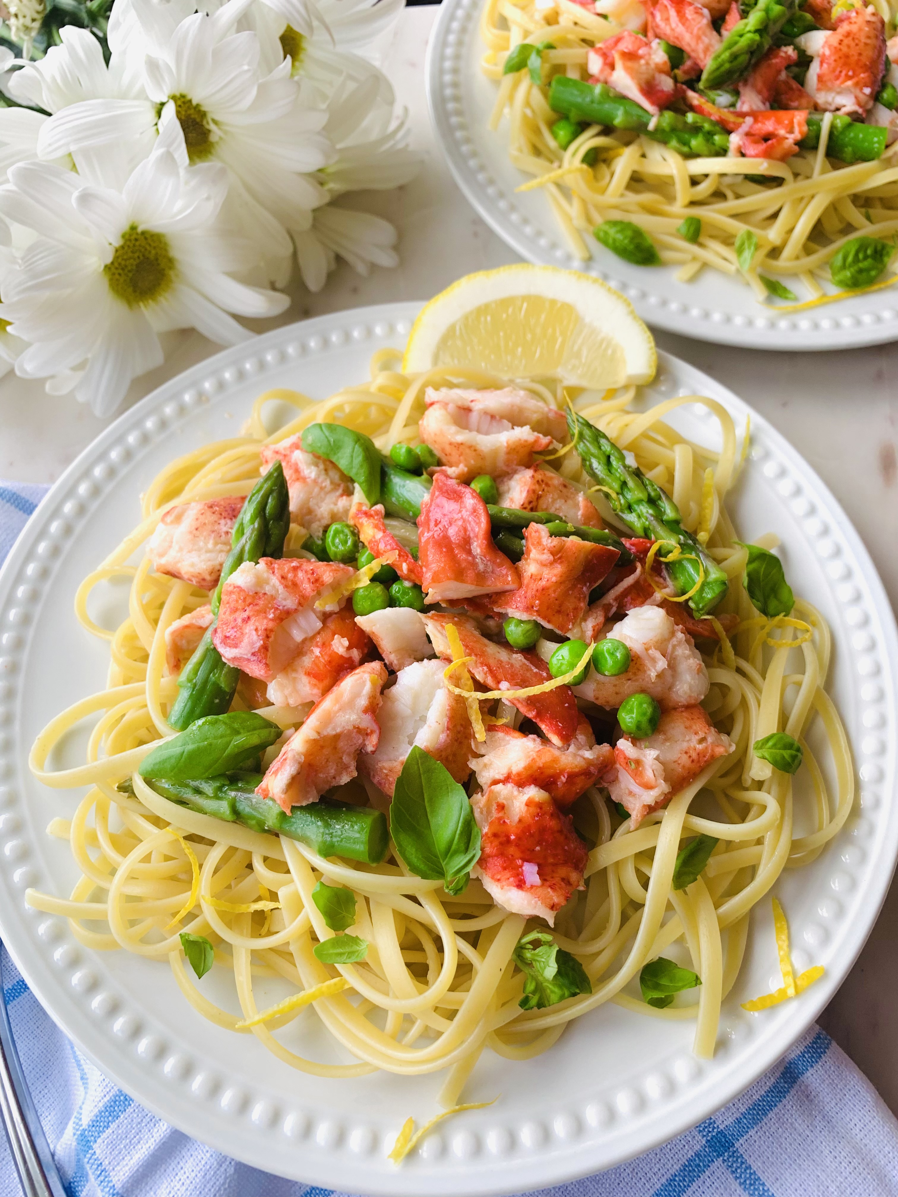 Linguine lemon and pepper with bare lobster